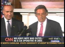 A picture named cnn_lt_schumer_wilson_press_conf_050714-01a.jpg